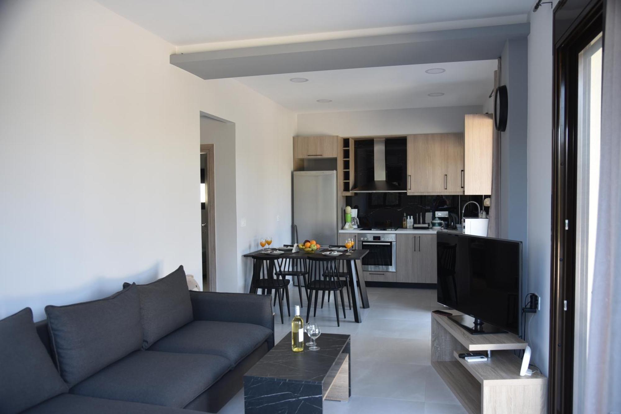 Pirgos Deluxe Apartment - Private Parking กิสเซมอส ภายนอก รูปภาพ