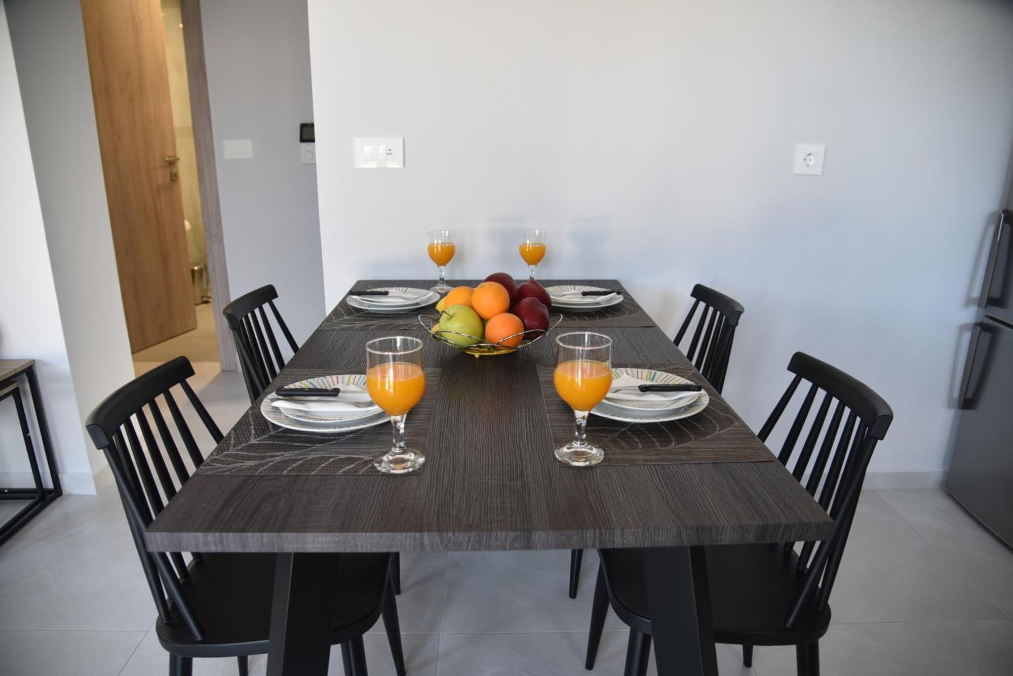 Pirgos Deluxe Apartment - Private Parking กิสเซมอส ภายนอก รูปภาพ