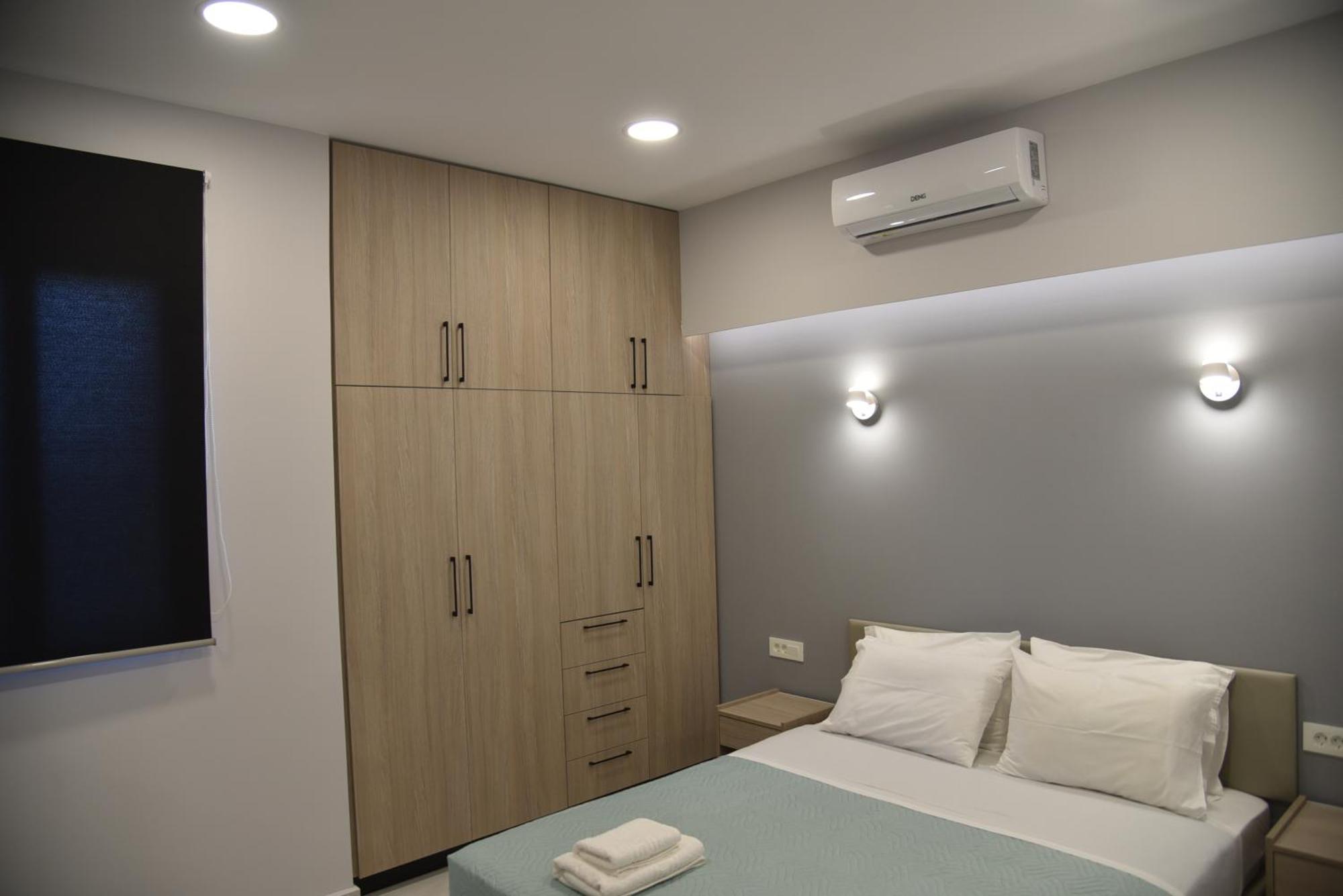 Pirgos Deluxe Apartment - Private Parking กิสเซมอส ภายนอก รูปภาพ
