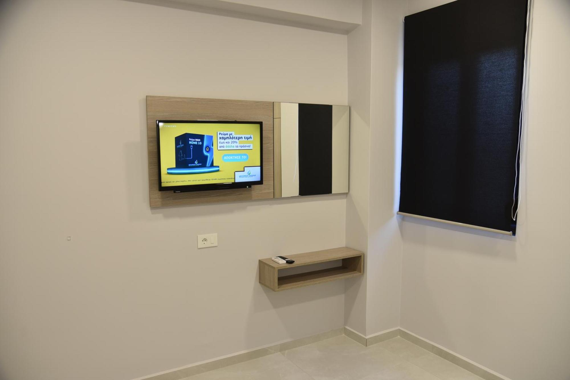 Pirgos Deluxe Apartment - Private Parking กิสเซมอส ภายนอก รูปภาพ