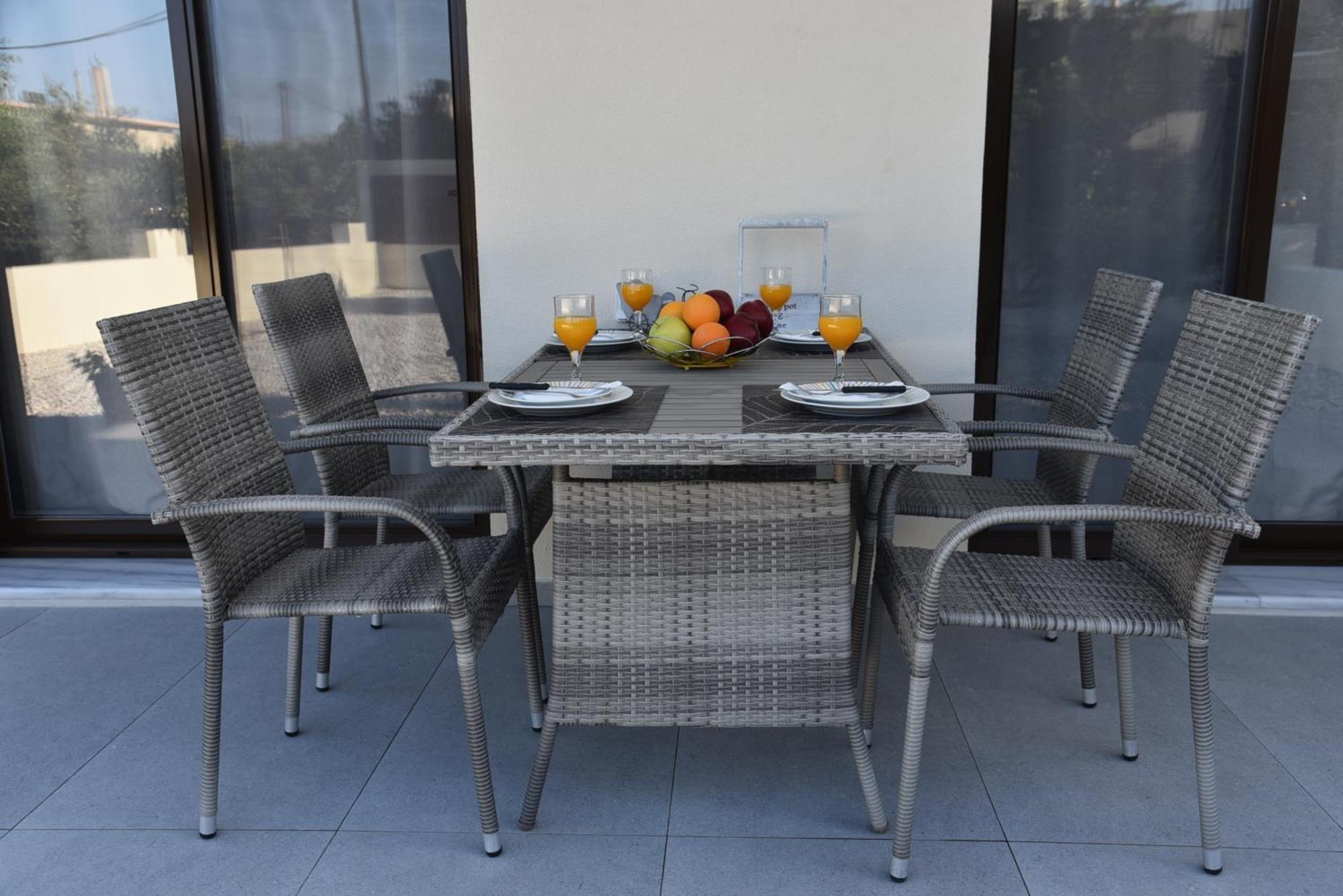 Pirgos Deluxe Apartment - Private Parking กิสเซมอส ภายนอก รูปภาพ