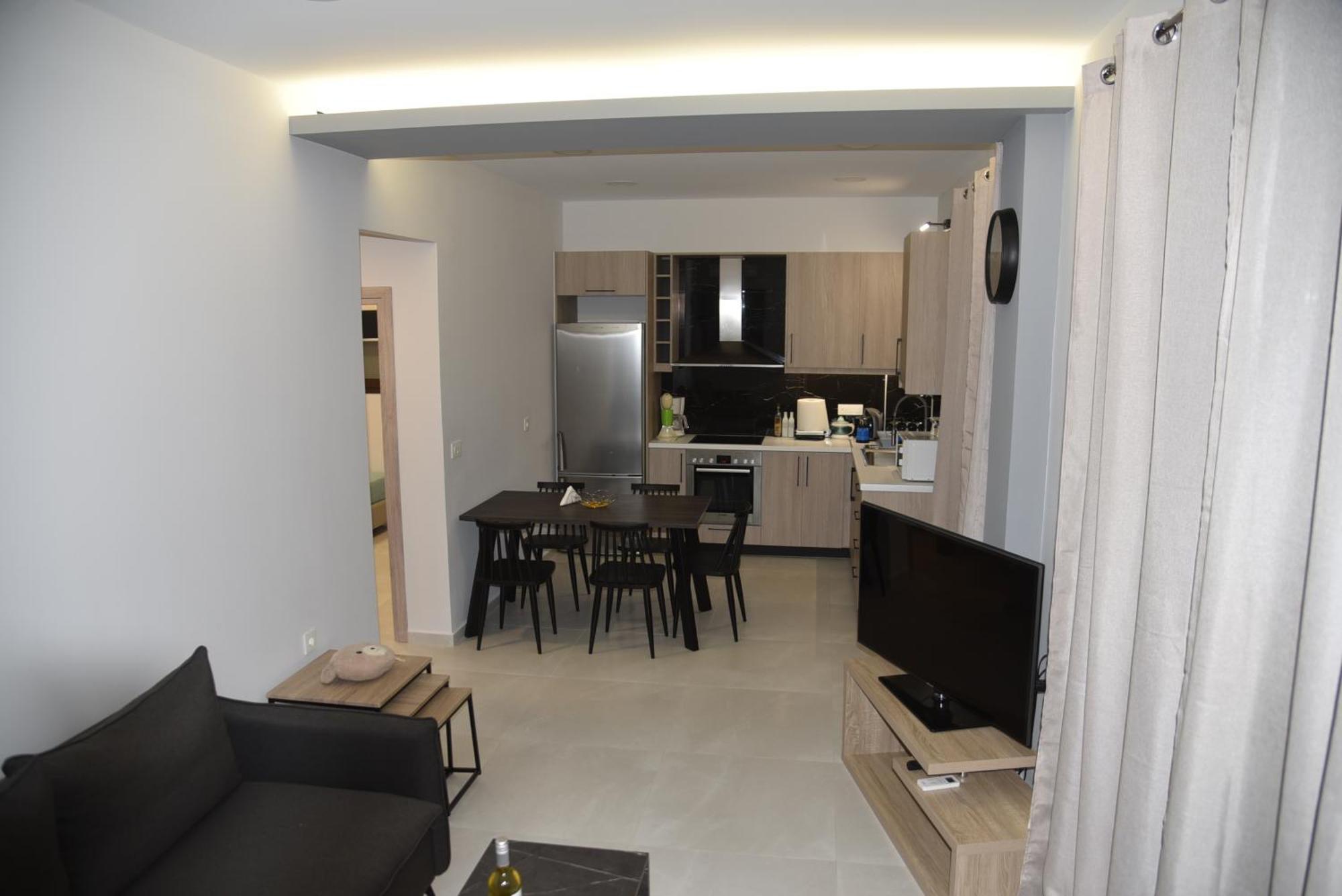 Pirgos Deluxe Apartment - Private Parking กิสเซมอส ภายนอก รูปภาพ