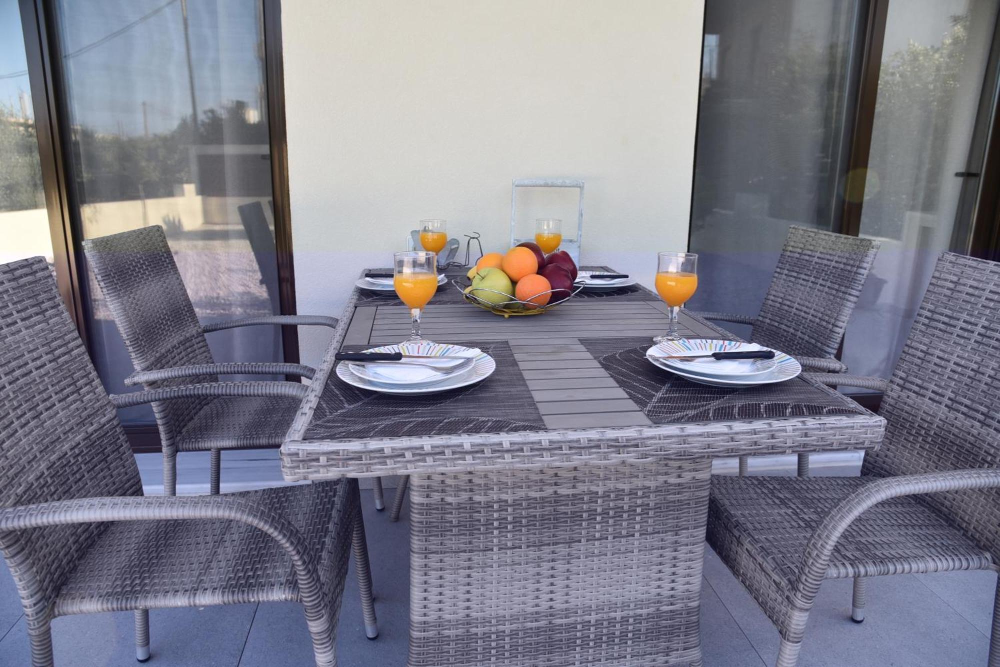 Pirgos Deluxe Apartment - Private Parking กิสเซมอส ภายนอก รูปภาพ